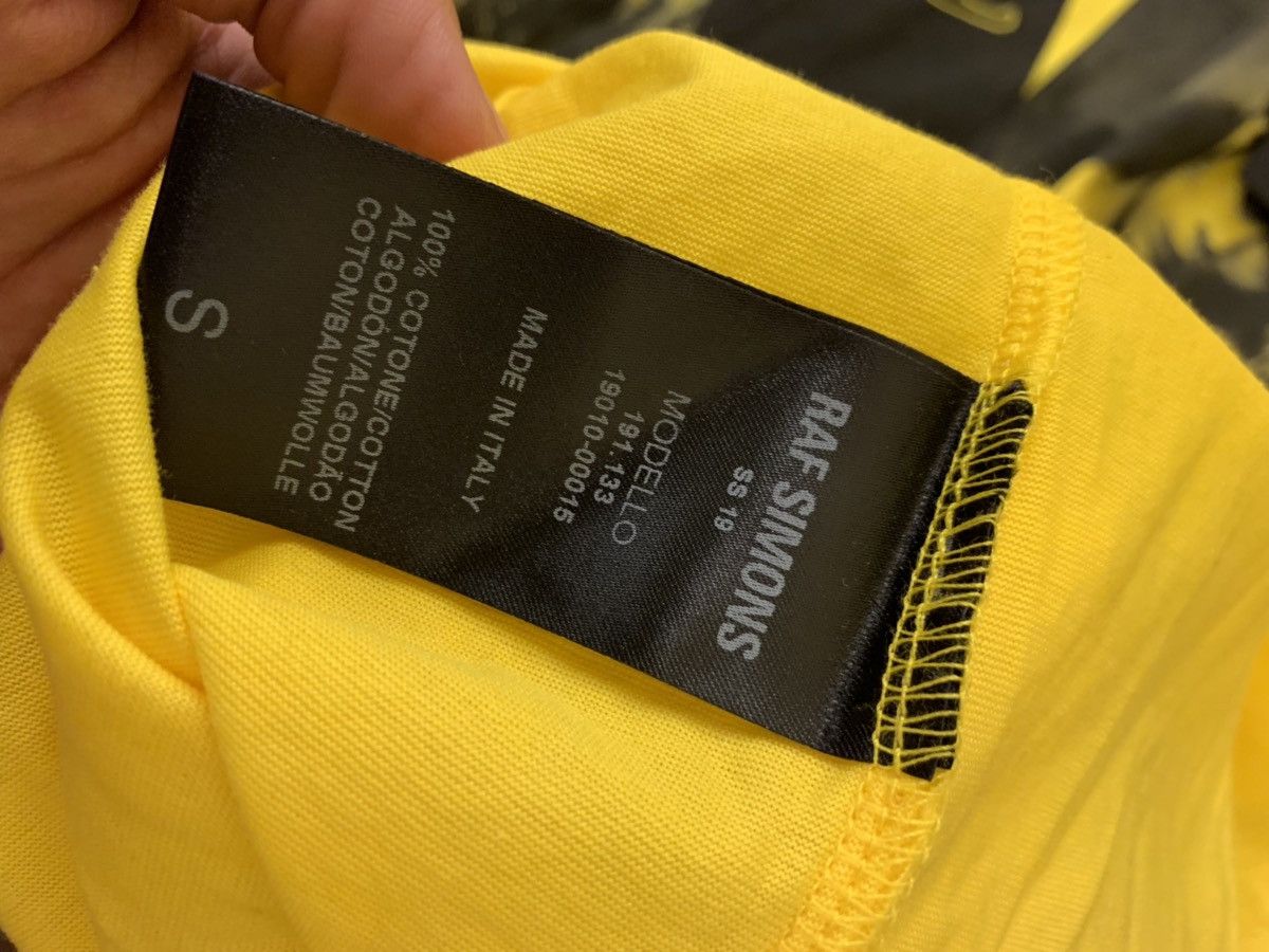 Raf Simons SS19 Displaced Sleeves Tee in Yellow Size US S / EU 44-46 / 1 - 12 Thumbnail