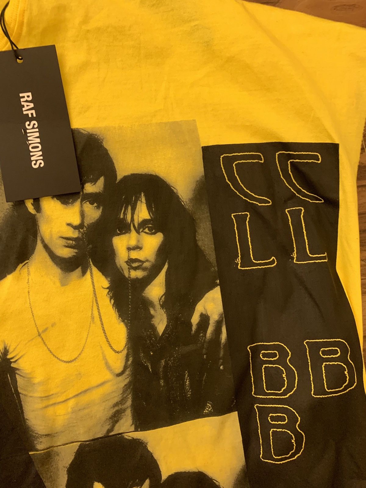 Raf Simons SS19 Displaced Sleeves Tee in Yellow Size US S / EU 44-46 / 1 - 5 Thumbnail