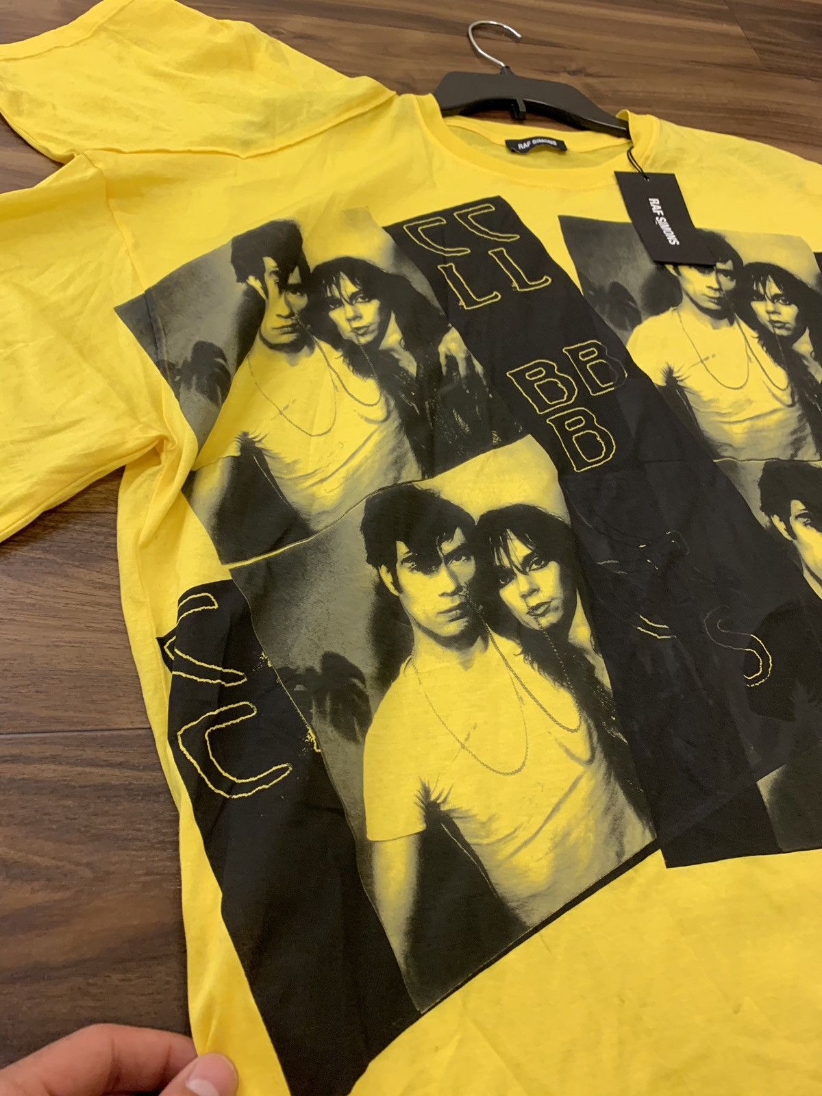 Raf Simons SS19 Displaced Sleeves Tee in Yellow Size US S / EU 44-46 / 1 - 8 Thumbnail