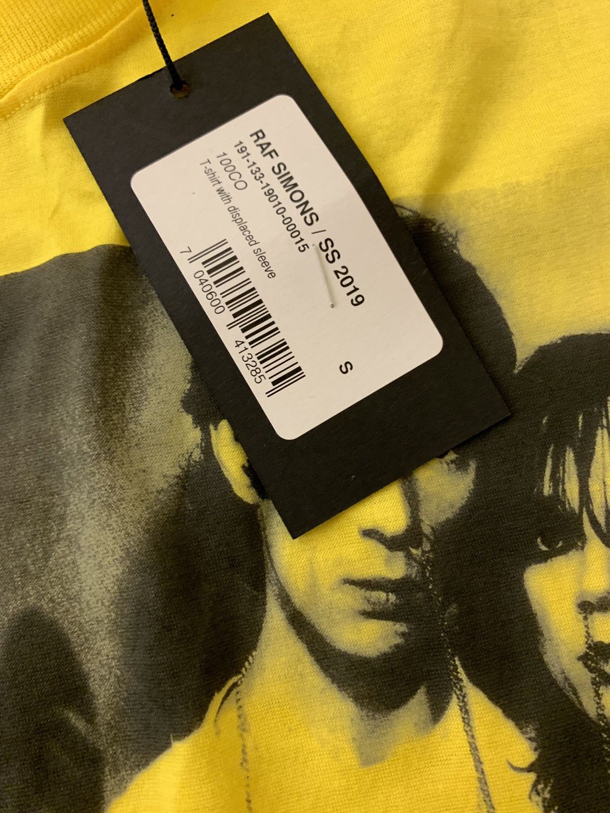 Raf Simons SS19 Displaced Sleeves Tee in Yellow Size US S / EU 44-46 / 1 - 11 Thumbnail