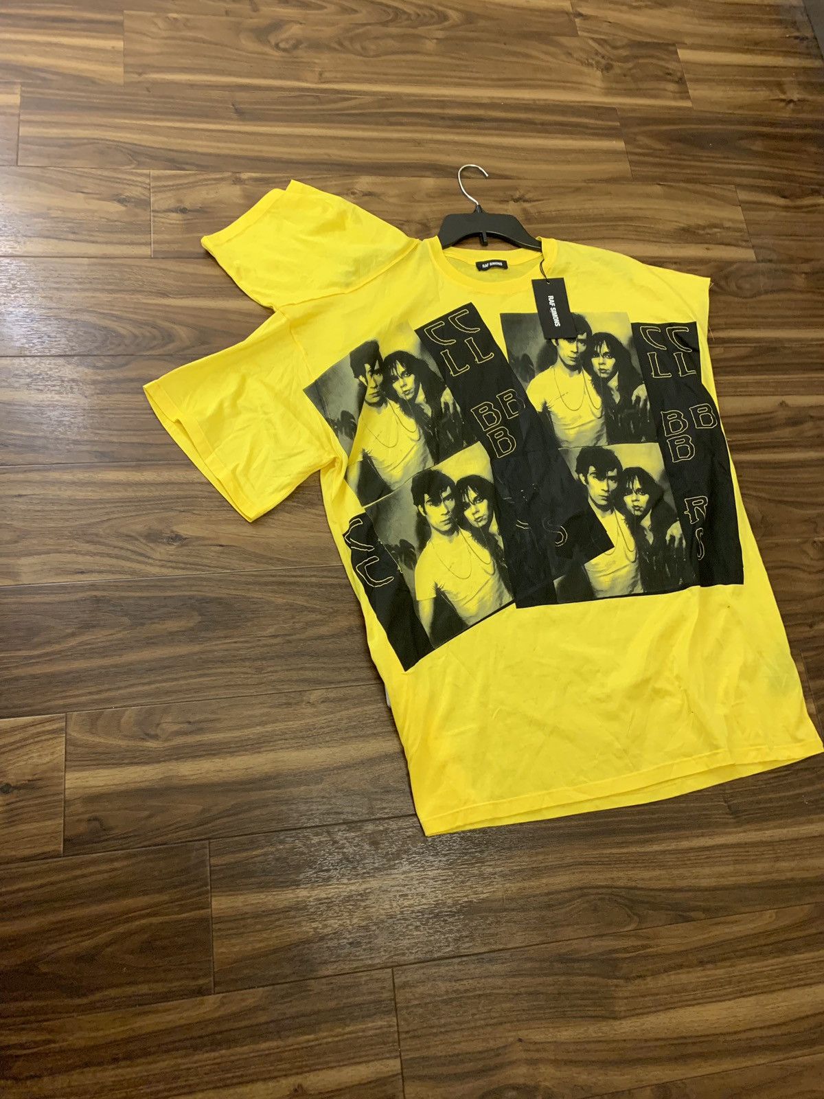 Raf Simons SS19 Displaced Sleeves Tee in Yellow Size US S / EU 44-46 / 1 - 3 Thumbnail