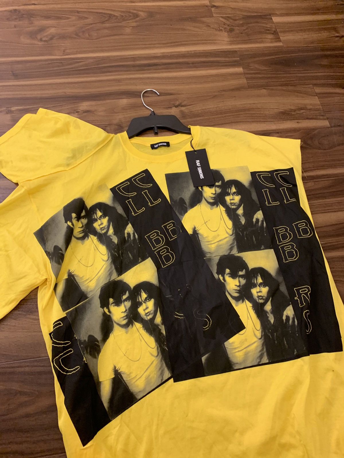 Raf Simons SS19 Displaced Sleeves Tee in Yellow Size US S / EU 44-46 / 1 - 6 Thumbnail
