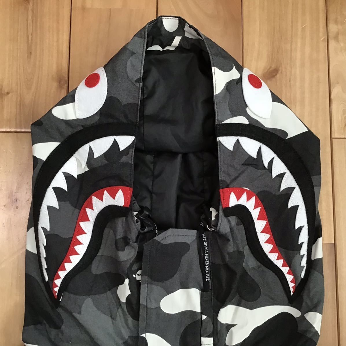 Bape 💫glow in the dark💫 city camo Shark snowboard jacket BAPE Size US M / EU 48-50 / 2 - 3 Thumbnail
