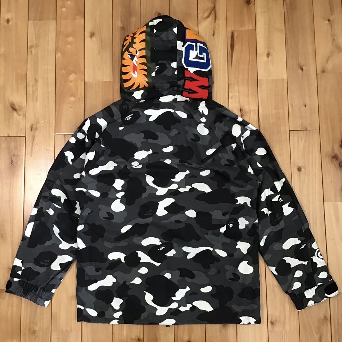 Bape 💫glow in the dark💫 city camo Shark snowboard jacket BAPE Size US M / EU 48-50 / 2 - 6 Thumbnail