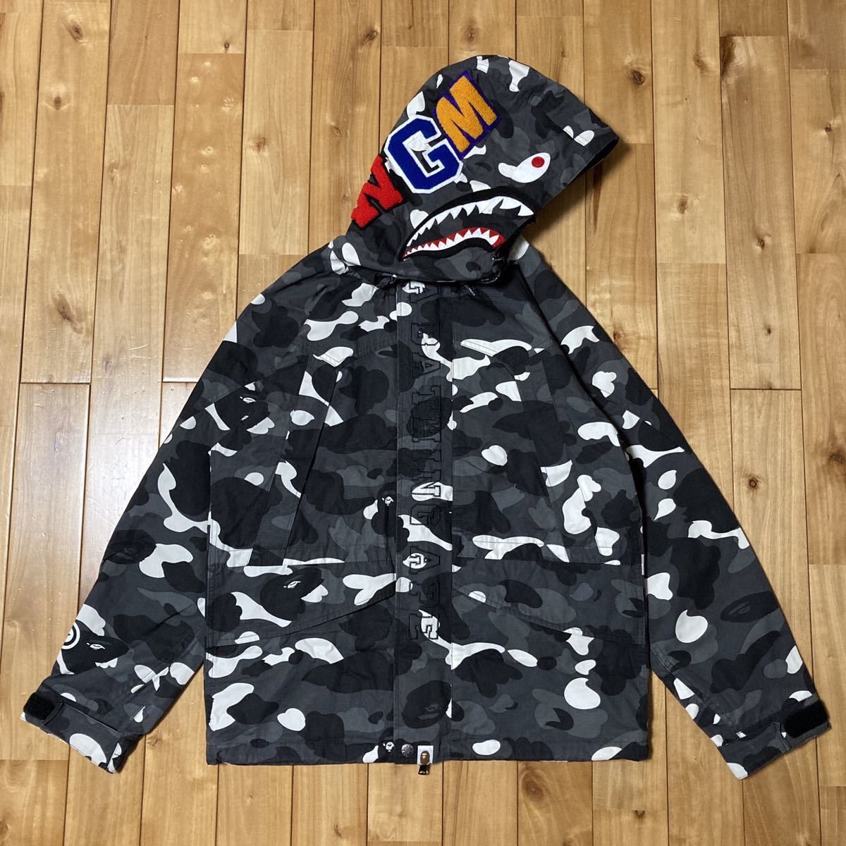 Bape 💫glow in the dark💫 city camo Shark snowboard jacket BAPE Size US M / EU 48-50 / 2 - 1 Thumbnail