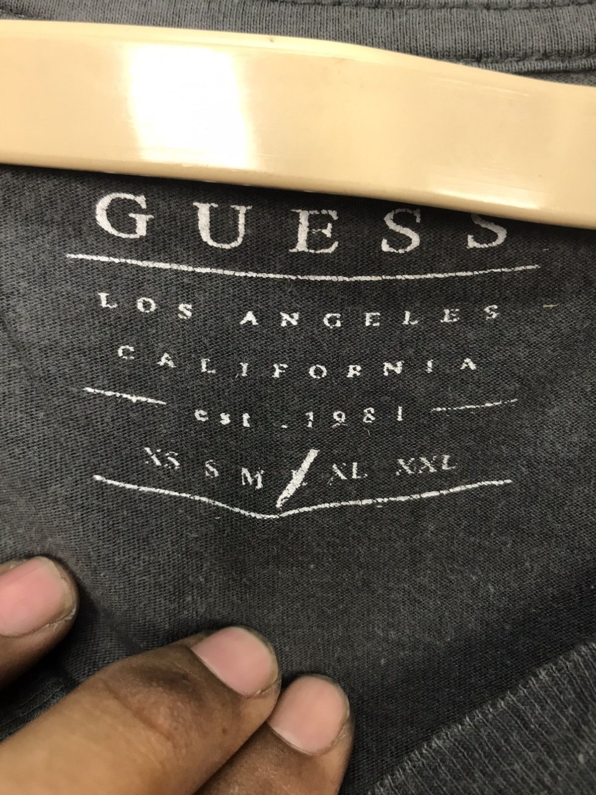 Guess Guess printed vneck tshirt Size US L / EU 52-54 / 3 - 4 Thumbnail