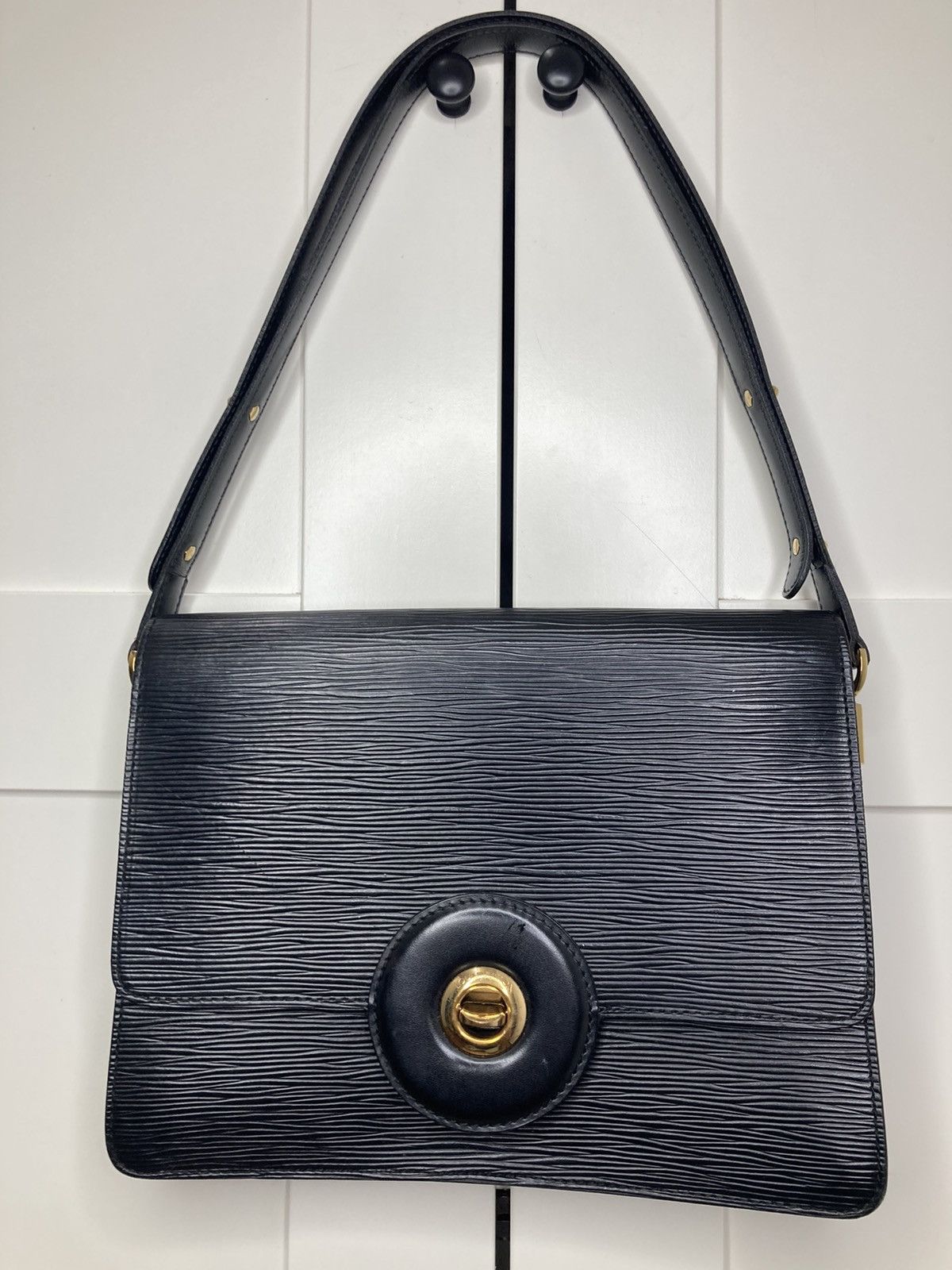Louis Vuitton × Vintage Louis Vuitton black epi leather Friedland Pochette bag Size ONE SIZE - 16 Thumbnail