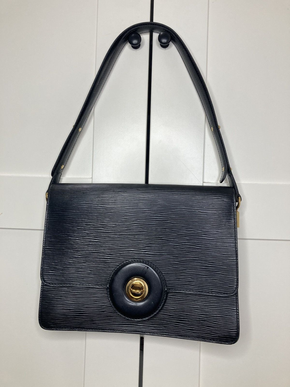 Louis Vuitton × Vintage Louis Vuitton black epi leather Friedland Pochette bag Size ONE SIZE - 17 Thumbnail