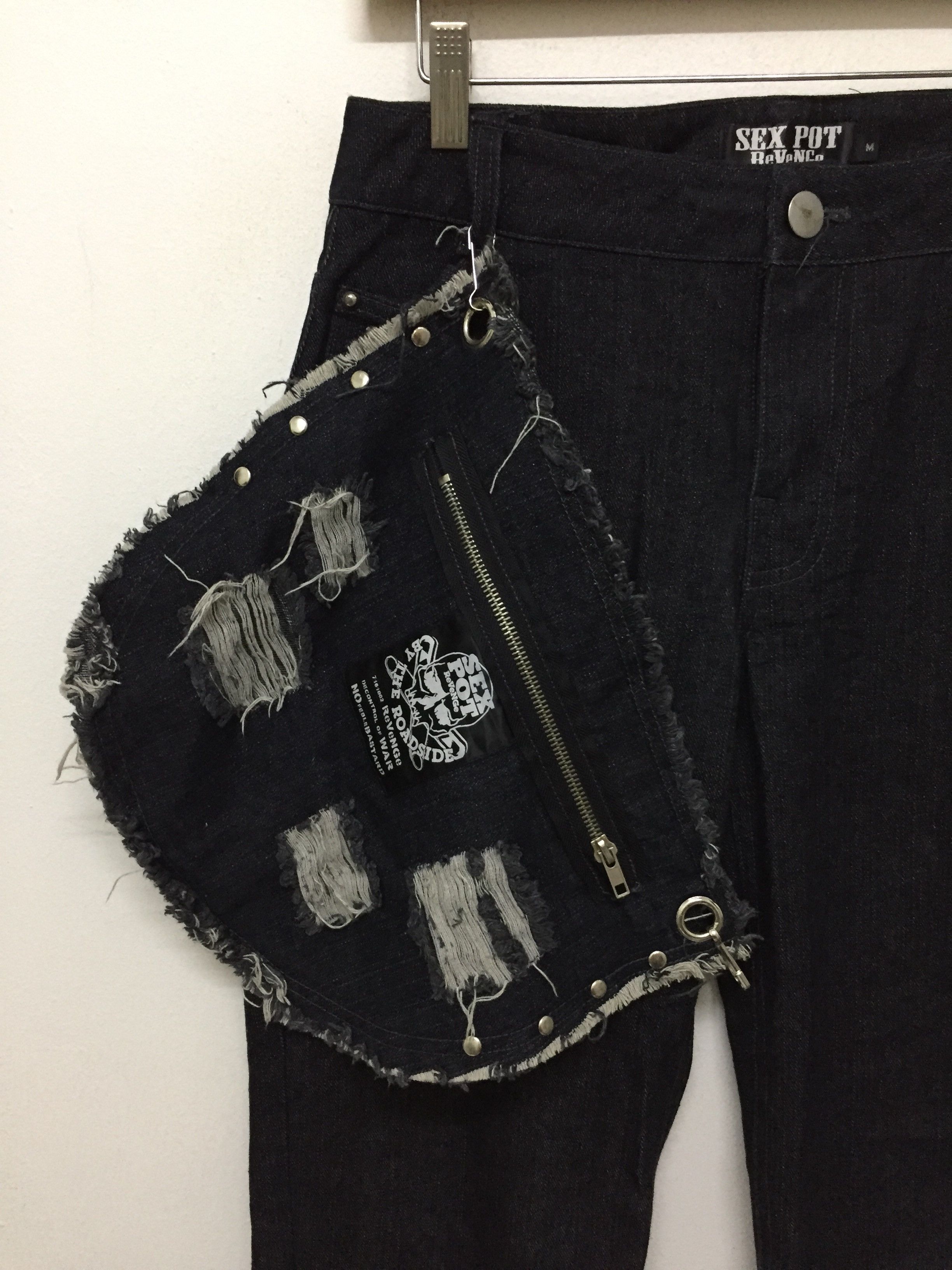 Sex Pot ReVeNGe Sex Pot Revenge attachable distressed bondage zipper Size US 30 / EU 46 - 6 Thumbnail
