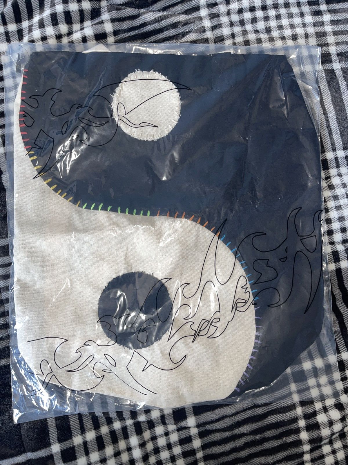 Ever Ever Siberia Hills Yin & Yang Tote Bag in Black, Men's