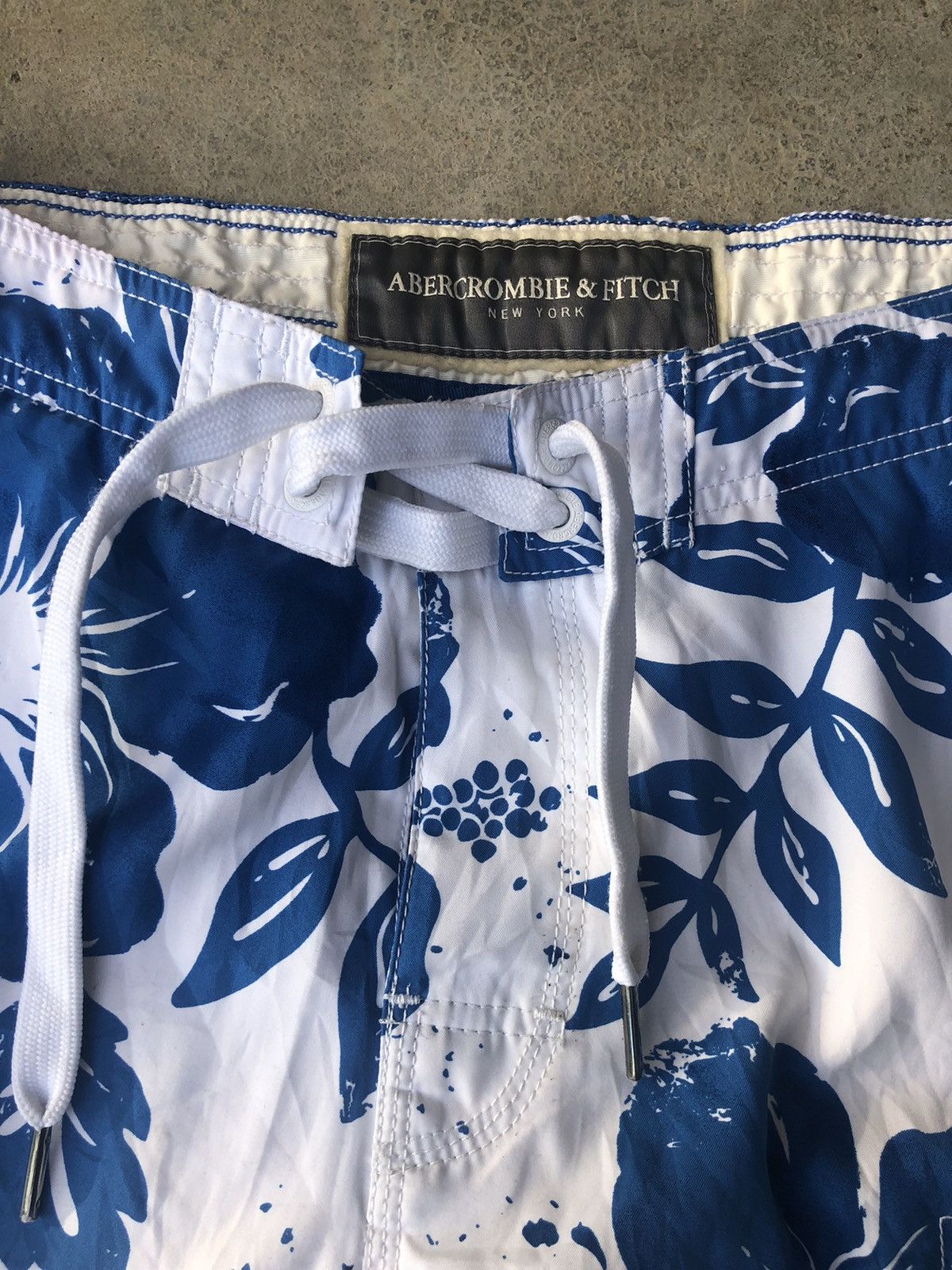 Abercrombie & Fitch Abercrombie & Fitch Hawaiian Cargo Short Pants Size US 32 / EU 48 - 7 Thumbnail