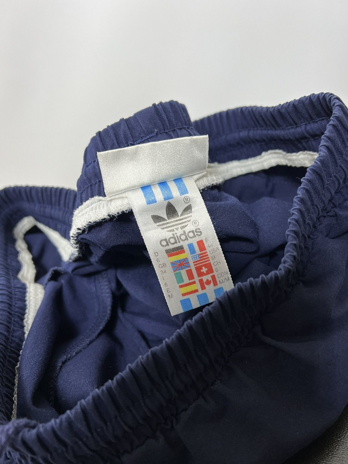 Adidas Vintage Adidas shorts Size US 34 / EU 50 - 4 Thumbnail