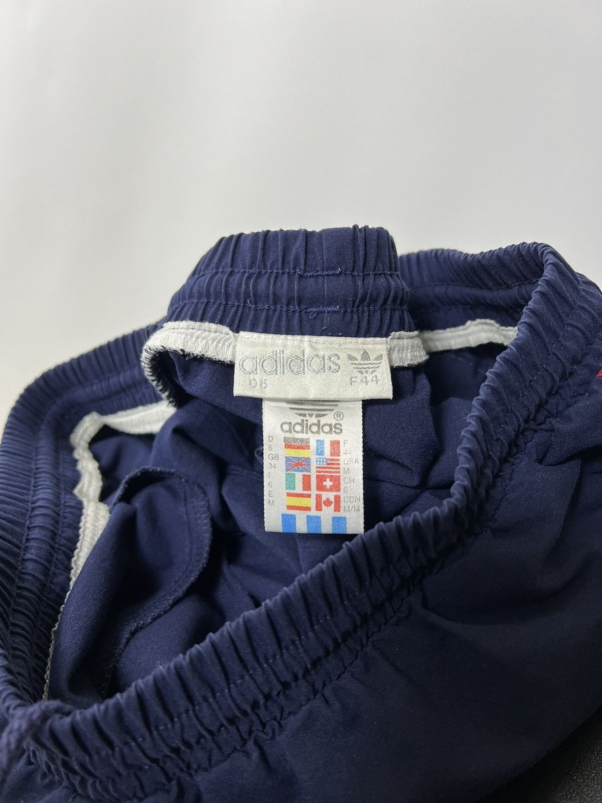 Adidas Vintage Adidas shorts Size US 34 / EU 50 - 3 Thumbnail