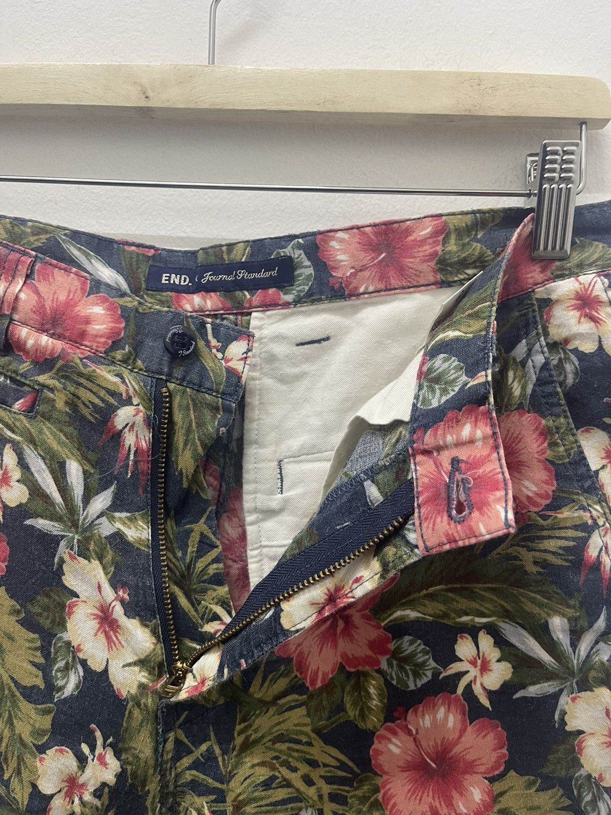 END. Rare END. X Journal Standard Floral Full All Over Size US 29 - 2 Thumbnail
