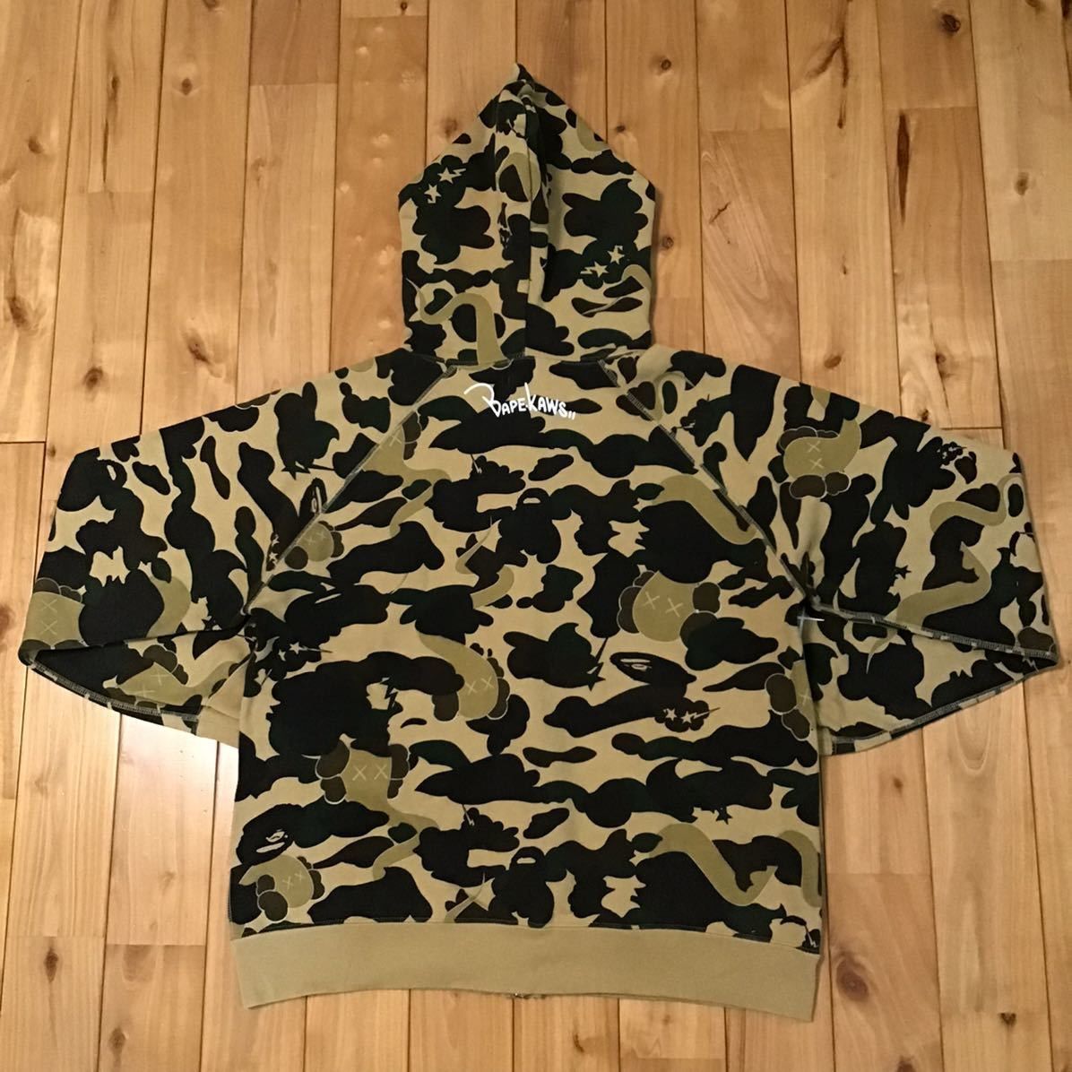 Bape × Kaws BAPE × kaws bendy 1st camo yellow full zip hoodie Size US S / EU 44-46 / 1 - 2 Thumbnail
