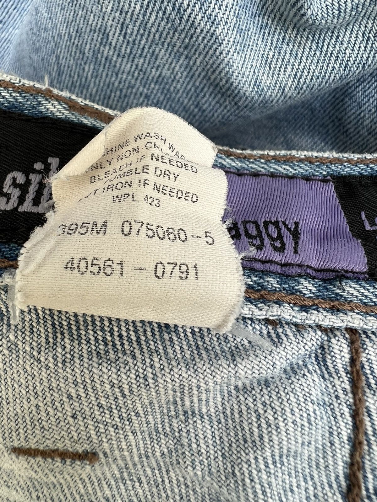 Levi's Vintage 1991 Levi’s Silvertab Light Blue Denim Baggy Jeans Size US 29 - 24 Thumbnail