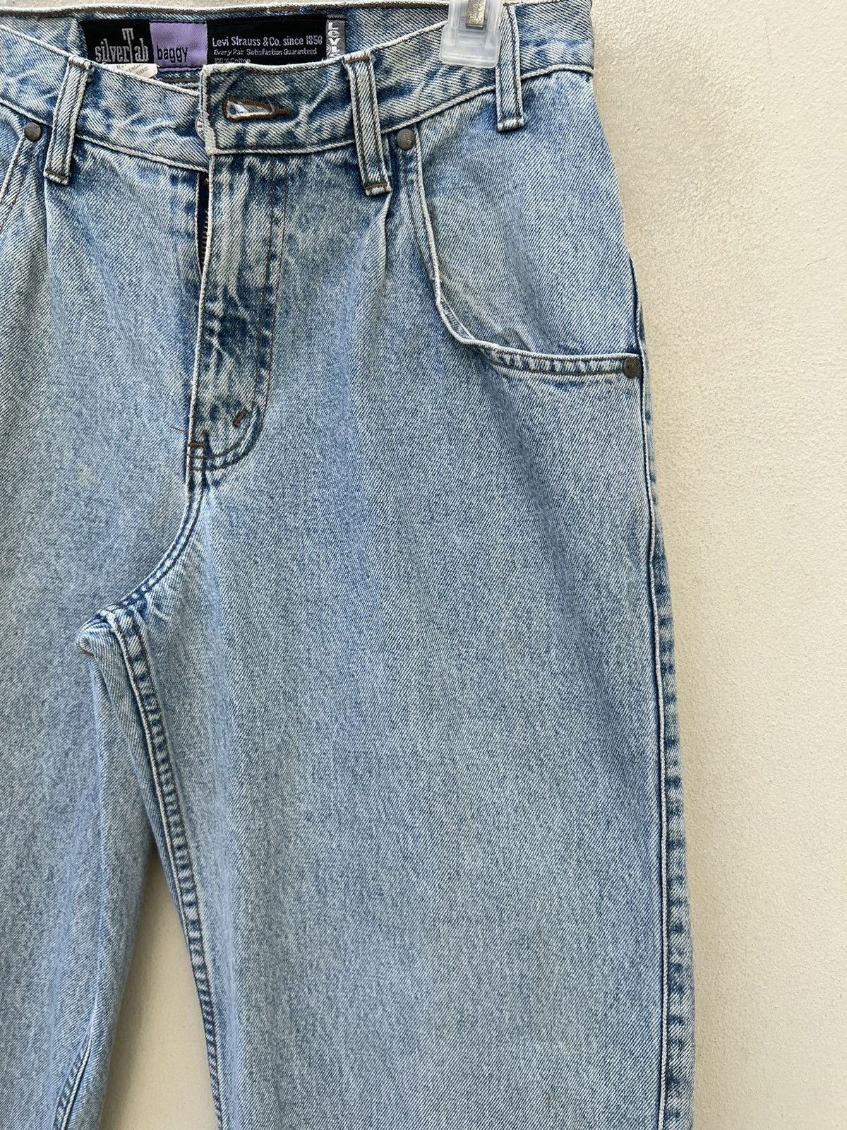 Levi's Vintage 1991 Levi’s Silvertab Light Blue Denim Baggy Jeans Size US 29 - 11 Thumbnail