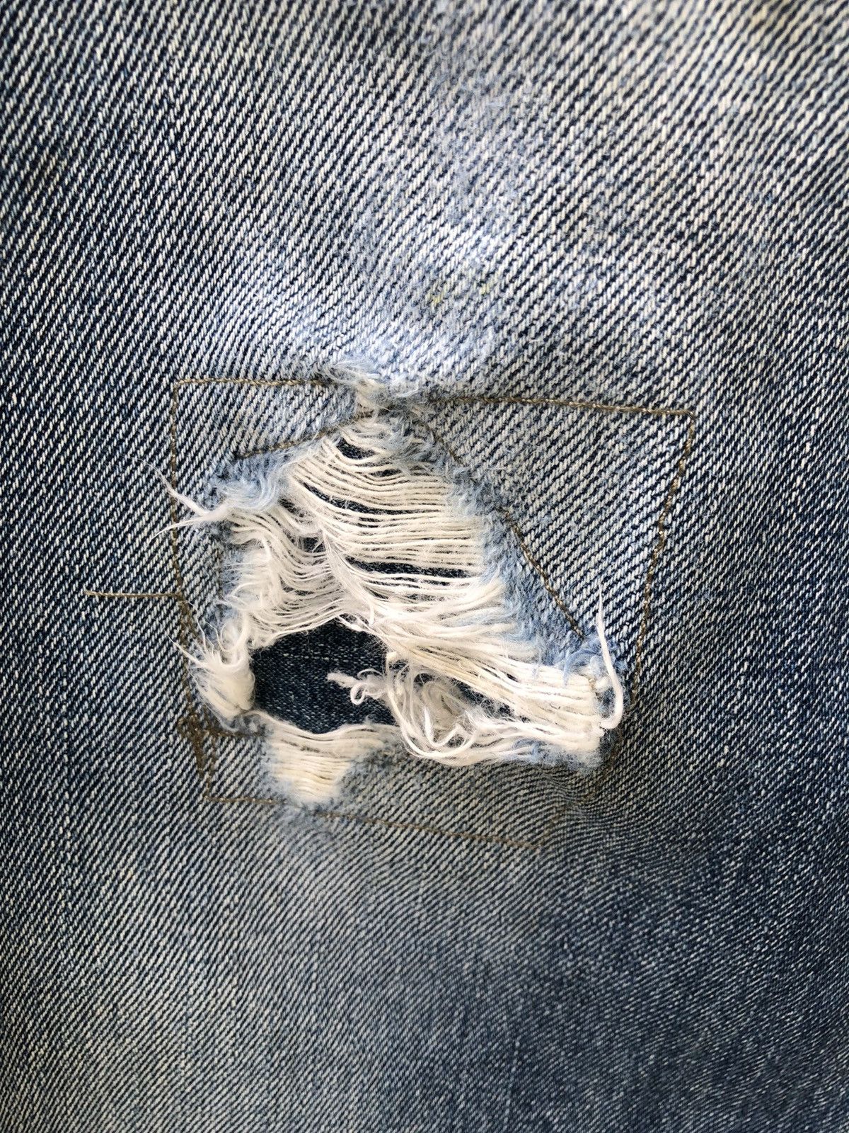 Levi's Vintage Clothing 2006 LVC Levi’s 501 XX E Distressed Selvedge Denim Jeans R1 Size US 31 - 7 Thumbnail