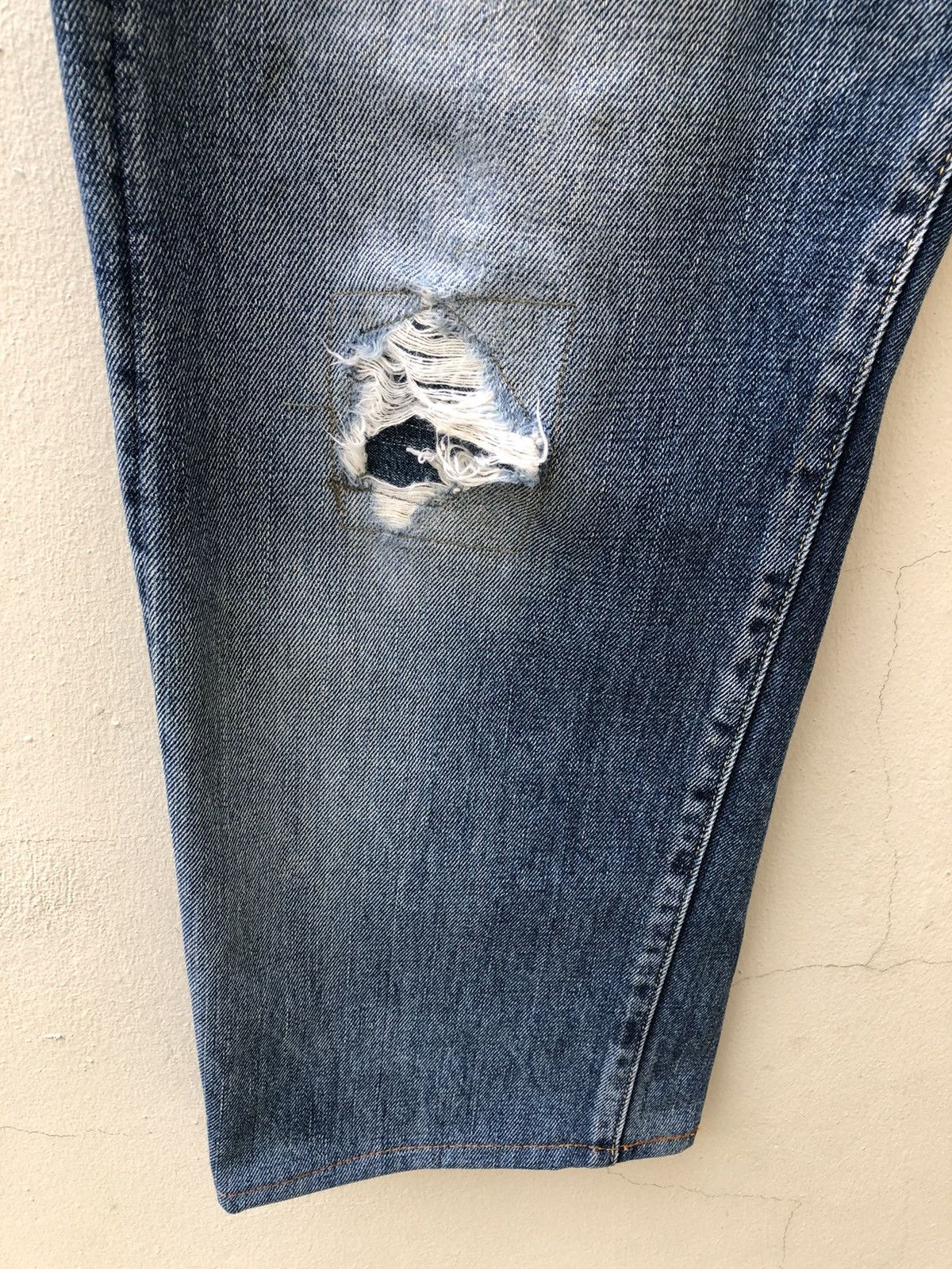 Levi's Vintage Clothing 2006 LVC Levi’s 501 XX E Distressed Selvedge Denim Jeans R1 Size US 31 - 6 Thumbnail