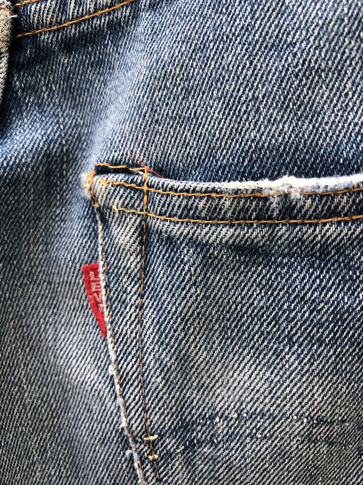 Levi's Vintage Clothing 2006 LVC Levi’s 501 XX E Distressed Selvedge Denim Jeans R1 Size US 31 - 14 Thumbnail