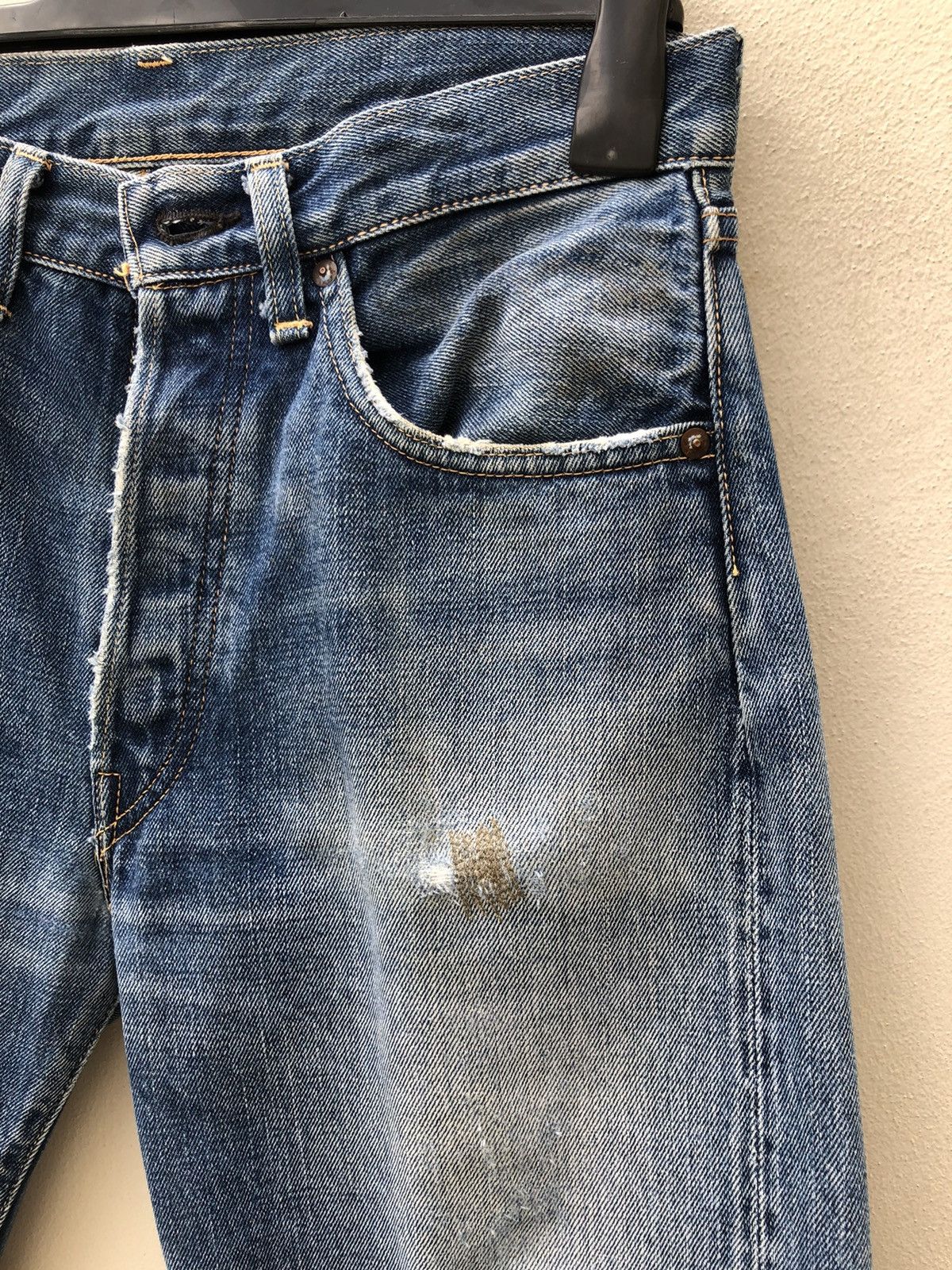 Levi's Vintage Clothing 2006 LVC Levi’s 501 XX E Distressed Selvedge Denim Jeans R1 Size US 31 - 8 Thumbnail