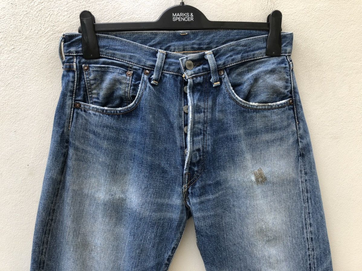 Levi's Vintage Clothing 2006 LVC Levi’s 501 XX E Distressed Selvedge Denim Jeans R1 Size US 31 - 2 Thumbnail