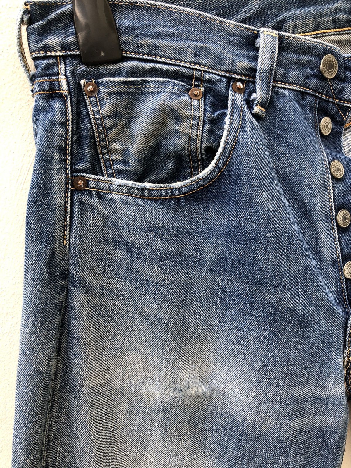 Levi's Vintage Clothing 2006 LVC Levi’s 501 XX E Distressed Selvedge Denim Jeans R1 Size US 31 - 4 Thumbnail