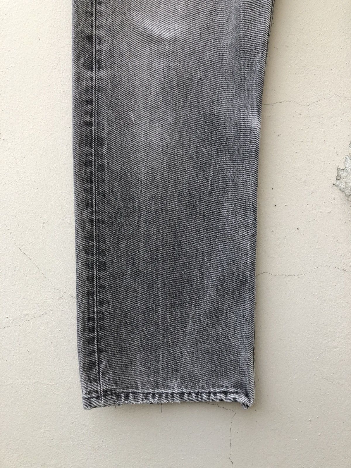 Levi's Vintage 90s Levi’s 501 Jeans Distressed Faded Black Denim Size US 32 / EU 48 - 10 Thumbnail