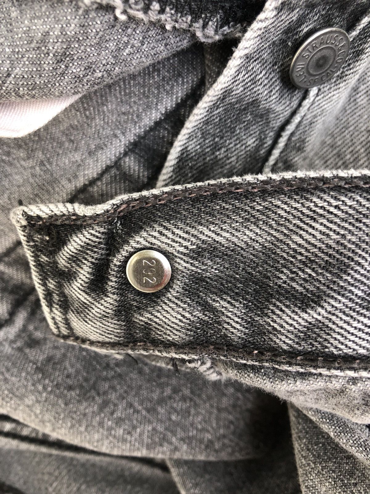 Levi's Vintage 90s Levi’s 501 Jeans Distressed Faded Black Denim Size US 32 / EU 48 - 24 Thumbnail