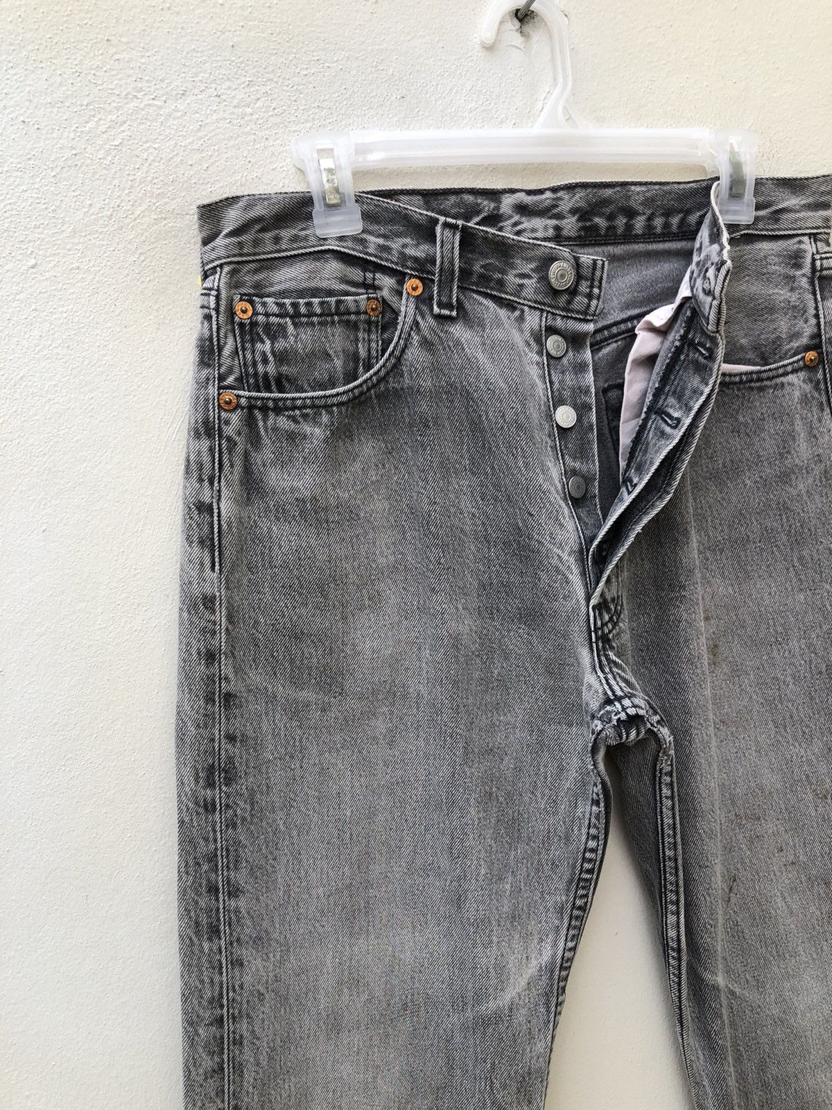 Levi's Vintage 90s Levi’s 501 Jeans Distressed Faded Black Denim Size US 32 / EU 48 - 7 Thumbnail