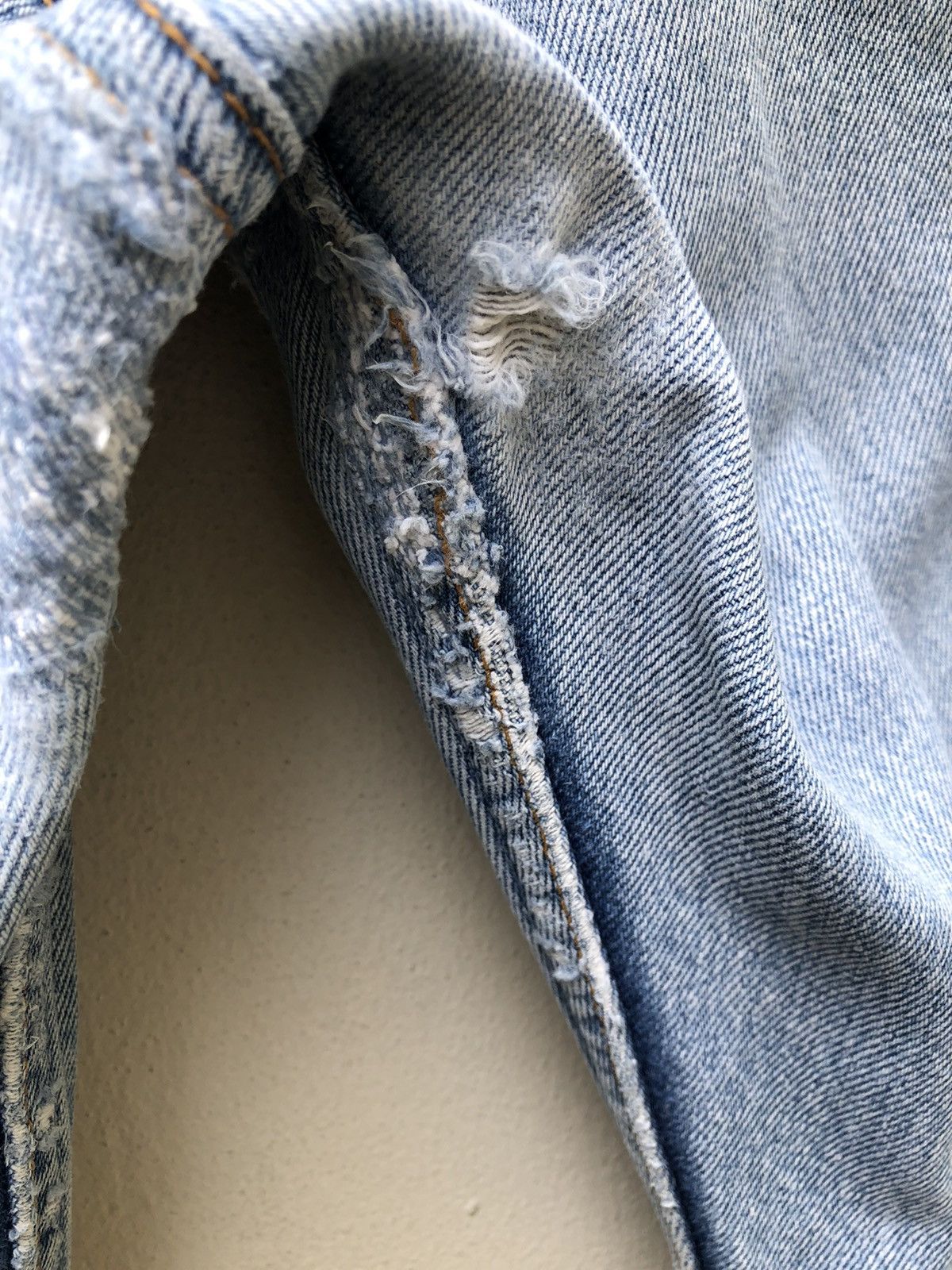 Levi's 90s Levi’s 501 Jeans Usa Distressed Denim Release Hem Size US 31 - 17 Thumbnail