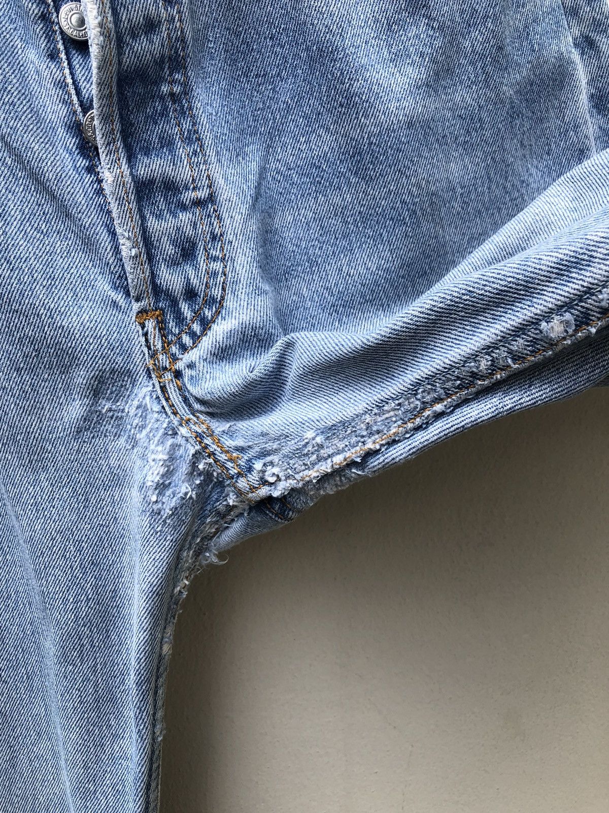 Levi's 90s Levi’s 501 Jeans Usa Distressed Denim Release Hem Size US 31 - 7 Thumbnail