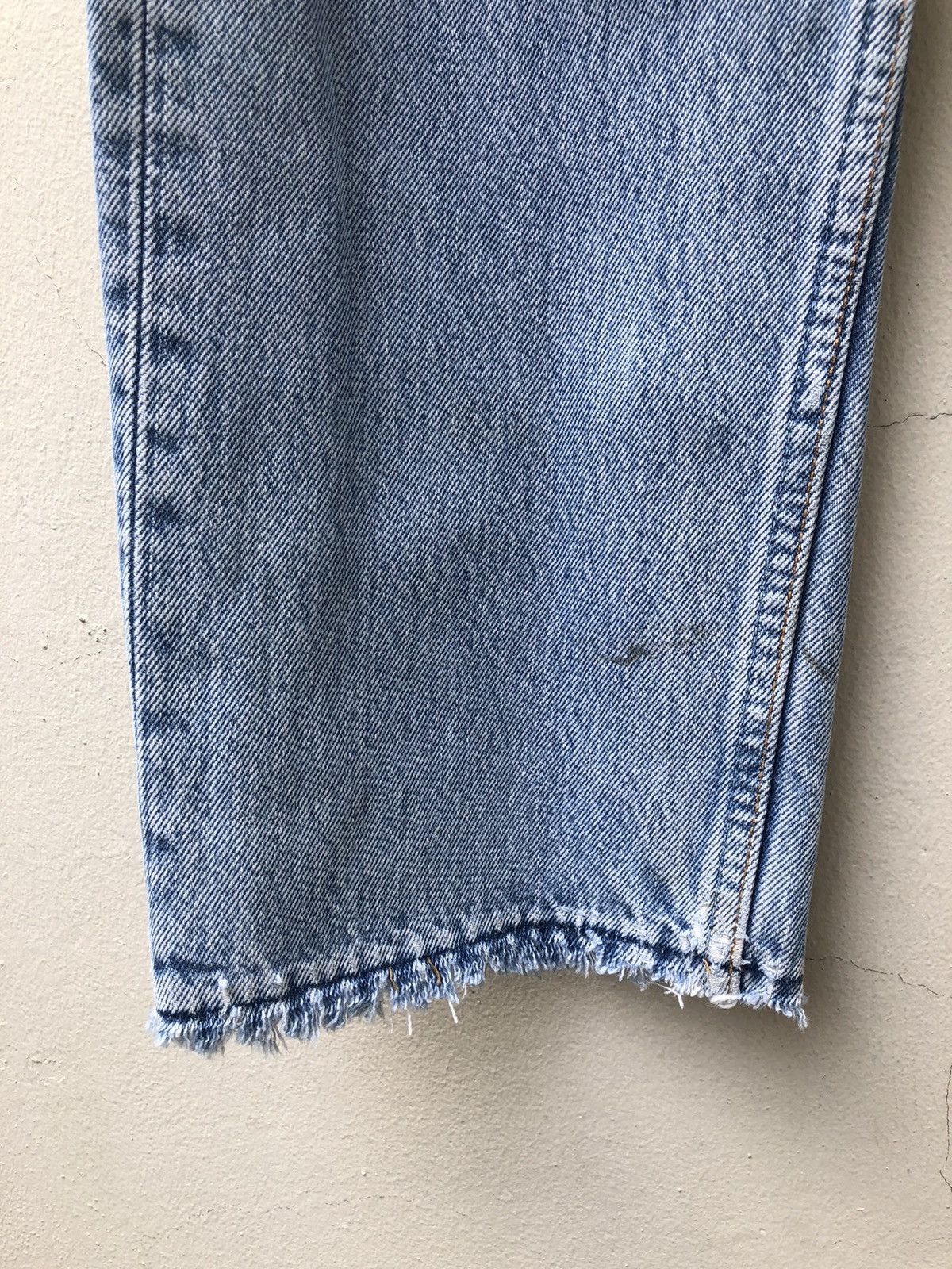 Levi's 90s Levi’s 501 Jeans Usa Distressed Denim Release Hem Size US 31 - 9 Thumbnail
