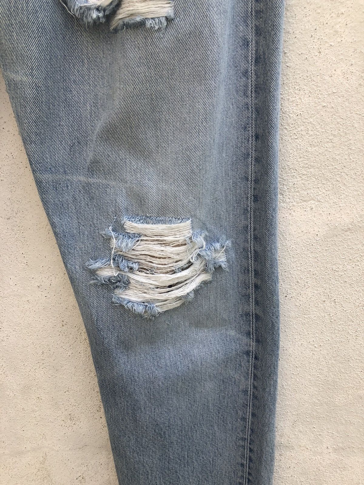 Levi's 90s Levi’s 501 Jeans Distressed Released Hem Denim Size US 31 - 9 Thumbnail