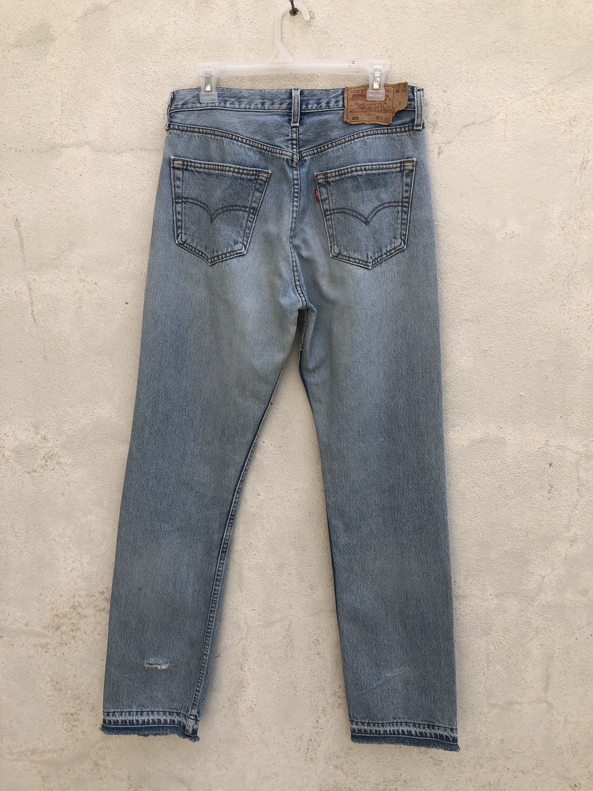 Levi's 90s Levi’s 501 Jeans Distressed Released Hem Denim Size US 31 - 11 Thumbnail