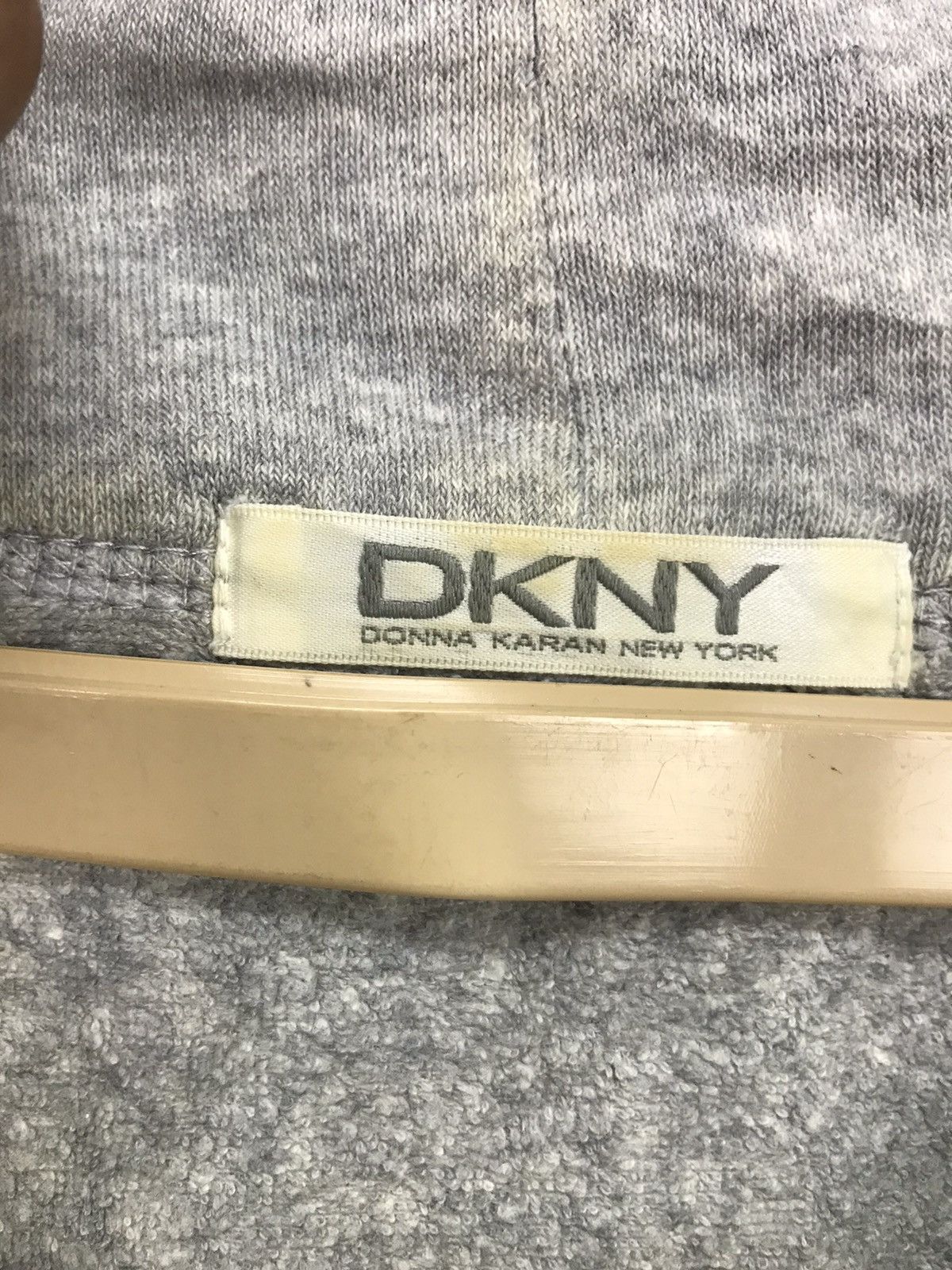 DKNY “DKNY”DONNA KARAN NEW YORK LADIES SWEATSHIRT Size ONE SIZE - 3 Thumbnail