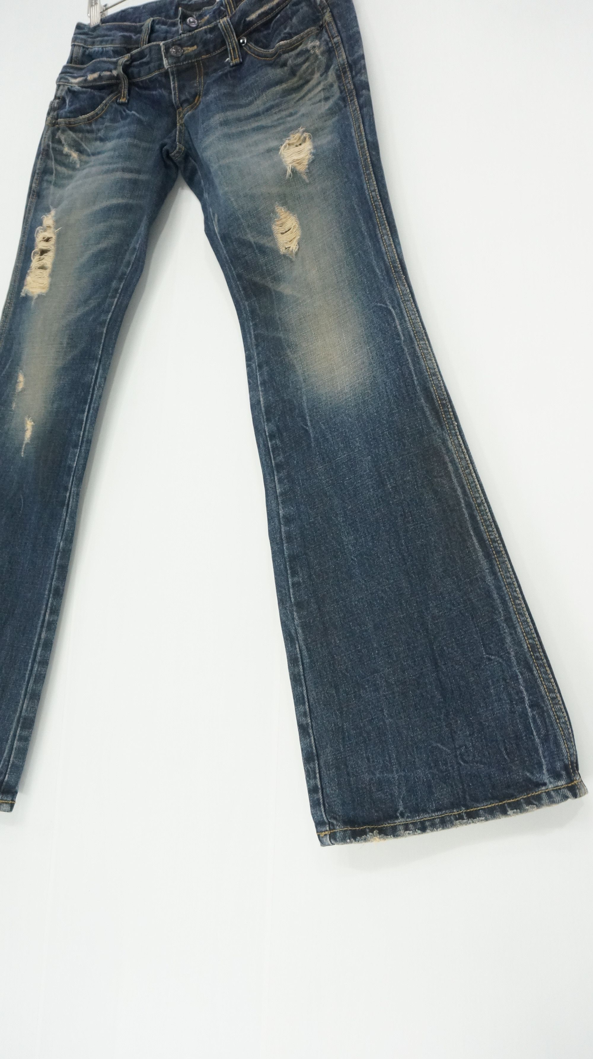 image of Archival Clothing x Gostar De Fuga Fuga Vintage Distressed Double Waist Lowrise Flared Jeans in Blu