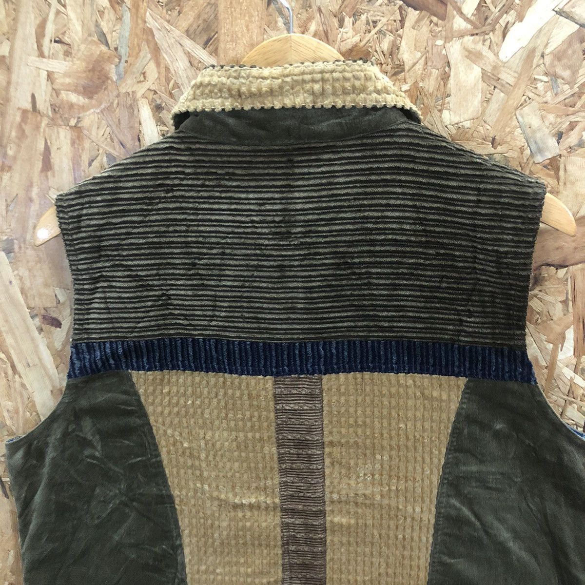 If Six Was Nine Velvet Patchwork Vest Size 42S - 6 Thumbnail