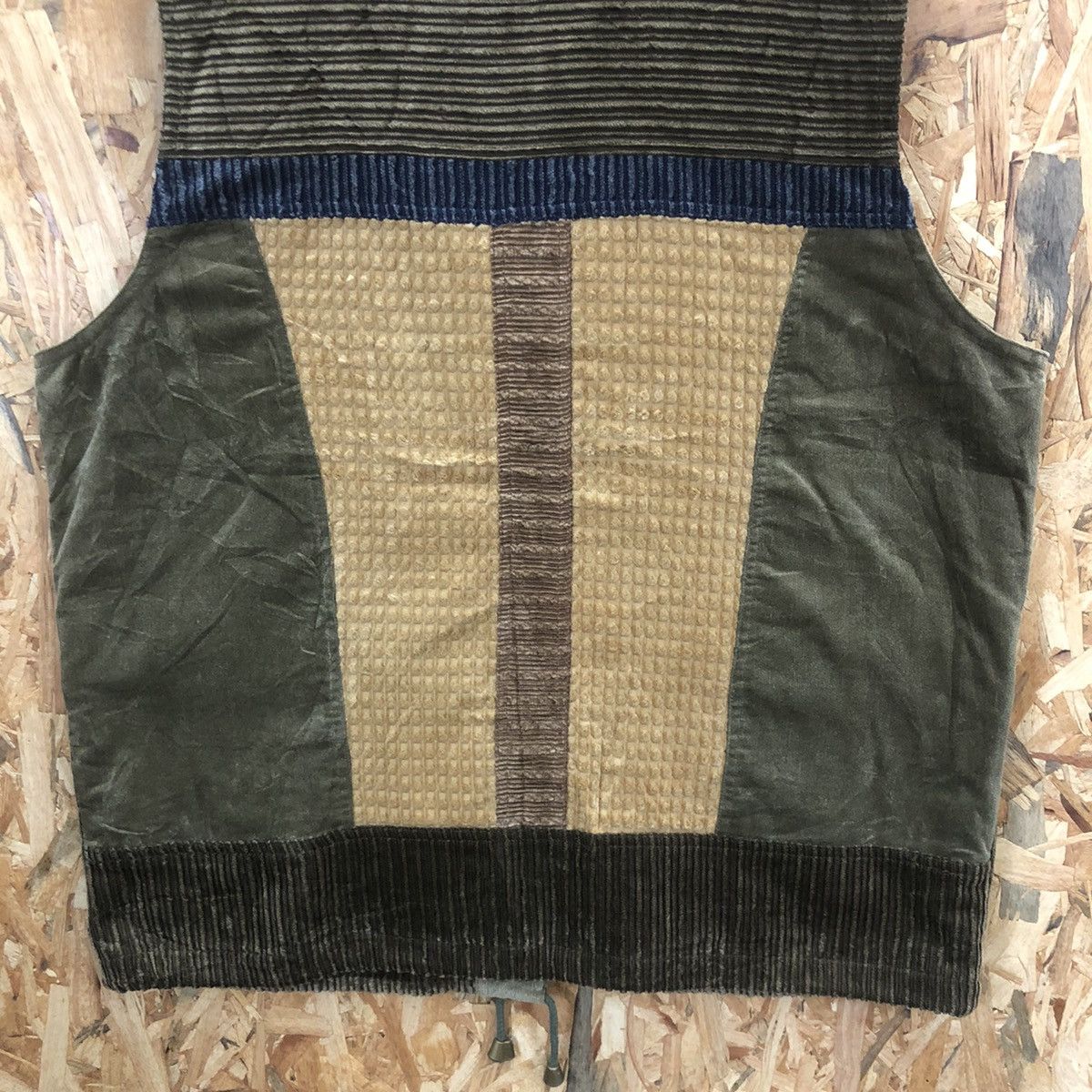If Six Was Nine Velvet Patchwork Vest Size 42S - 7 Thumbnail