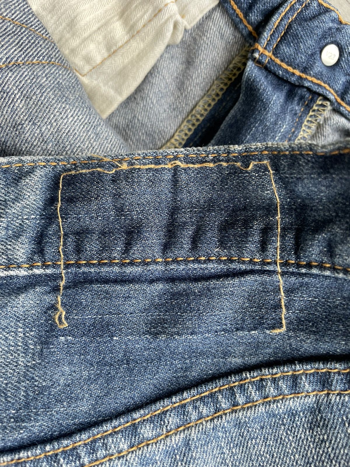 Le Grande Bleu (L.G.B.) × Levi's Levi’s 505 e 2006 Vintage Aging Distressed Denim Size US 34 / EU 50 - 12 Thumbnail