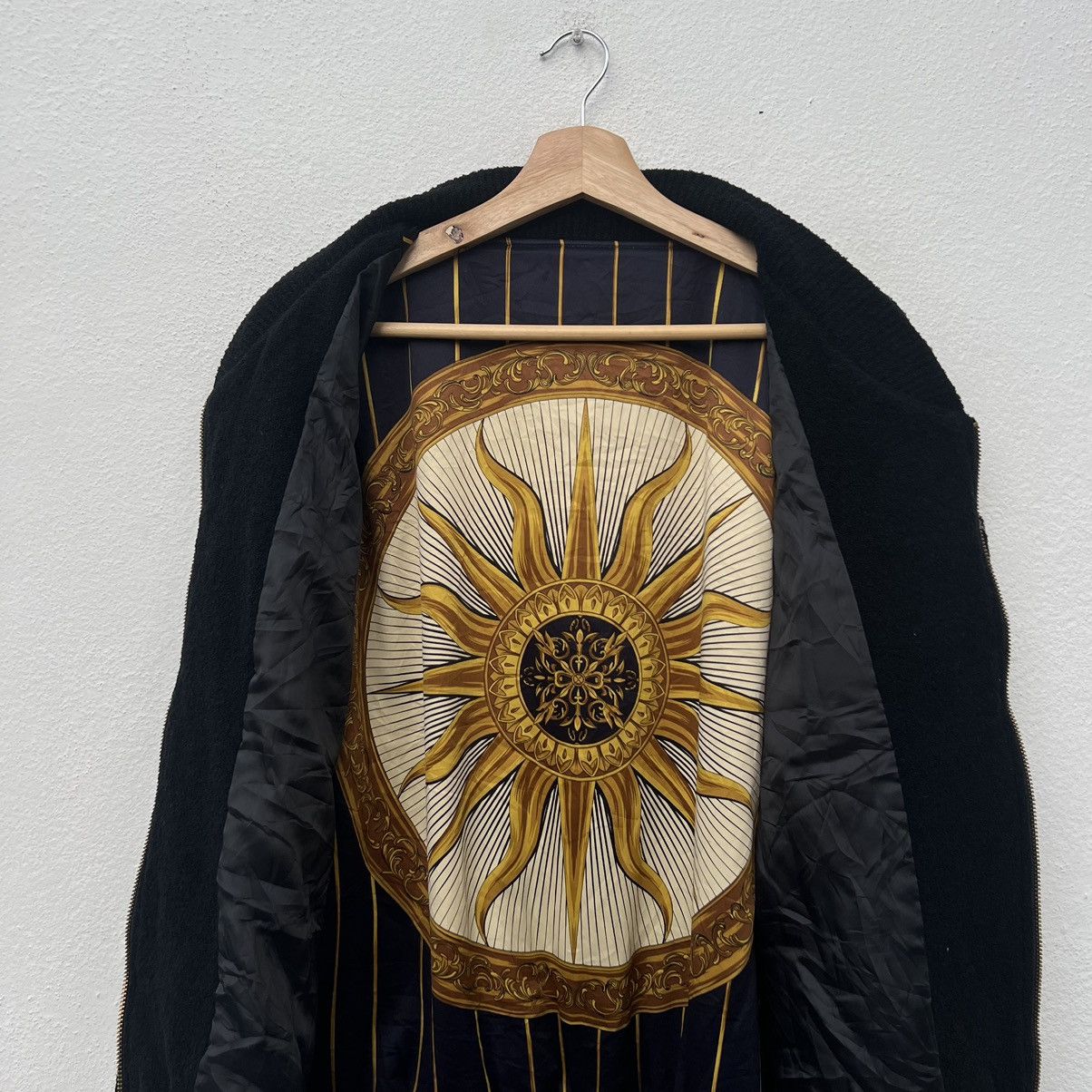 Japanese Brand VINTAGE MUGGER FULL PRINT DESIGN JACKET RARE LINING Size US L / EU 52-54 / 3 - 11 Thumbnail