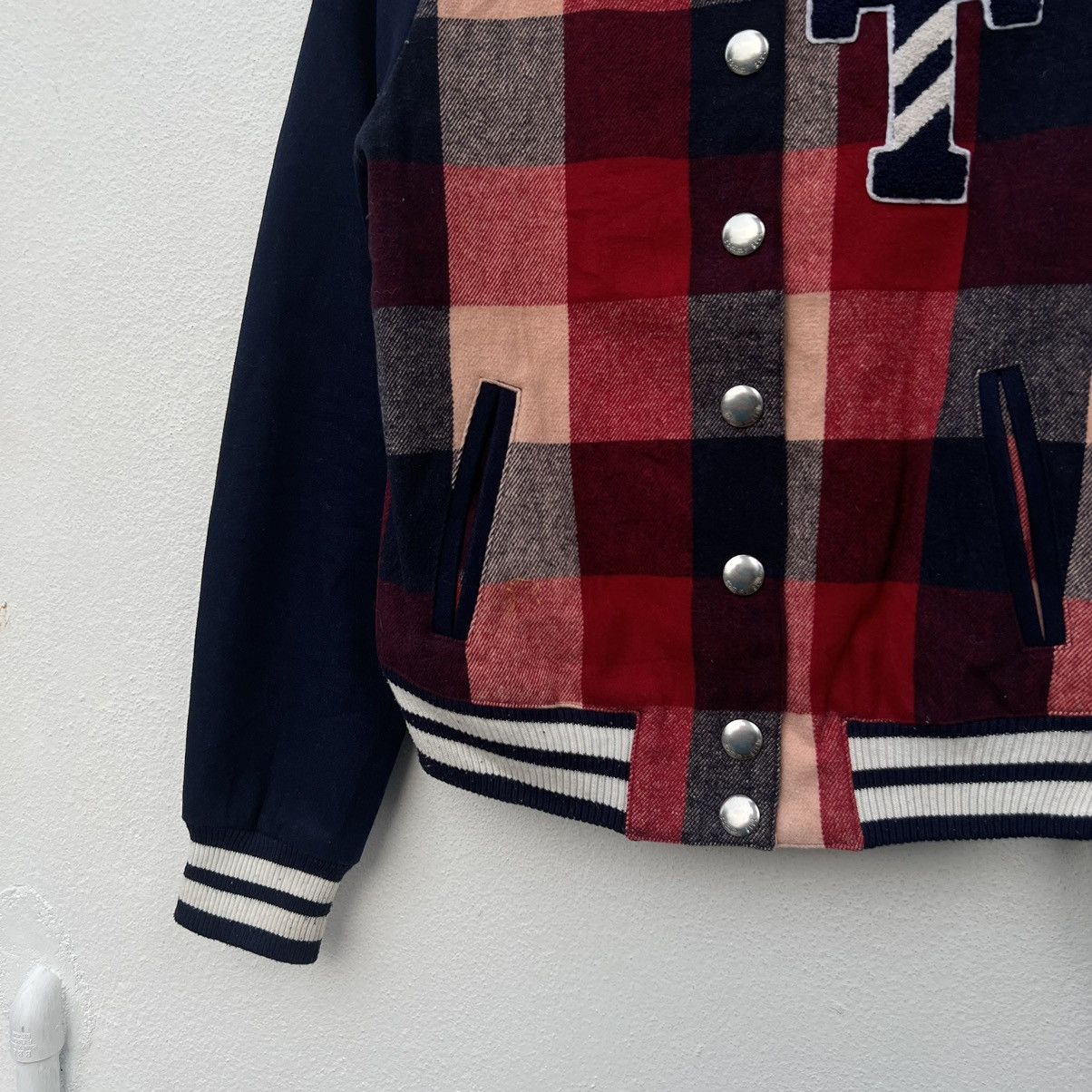 Japanese Brand VINTAGE VARSITY JACKET TOMMY GIRL TARTAN DESIGN Size M / US 6-8 / IT 42-44 - 4 Thumbnail