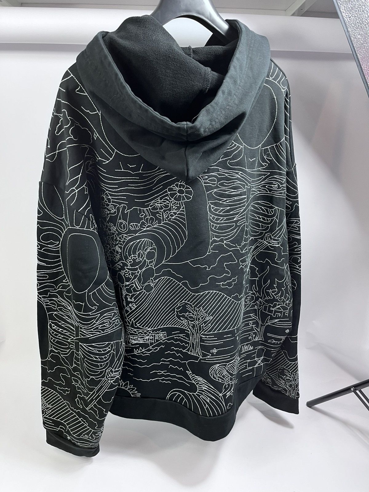 Who Decides War WHO DECIDES WAR DUALITY MRDR BRVDO EMBROIDERED HOODIE Size US XL / EU 56 / 4 - 2 Thumbnail