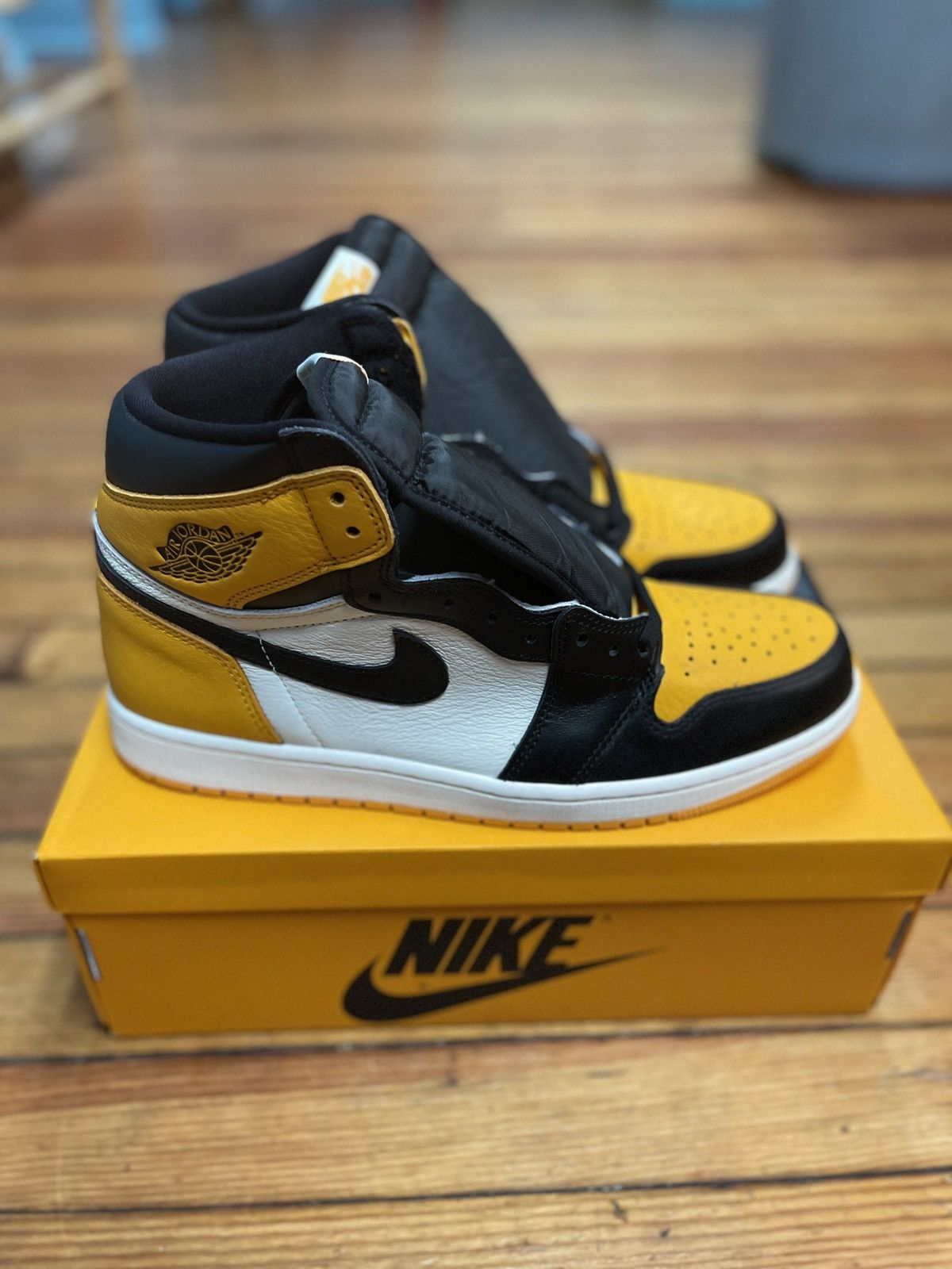 Jordan Brand NEW NEVER WORN Air Jordan 1 Retro High Taxi Size US 11.5 / EU 44-45 - 3 Thumbnail
