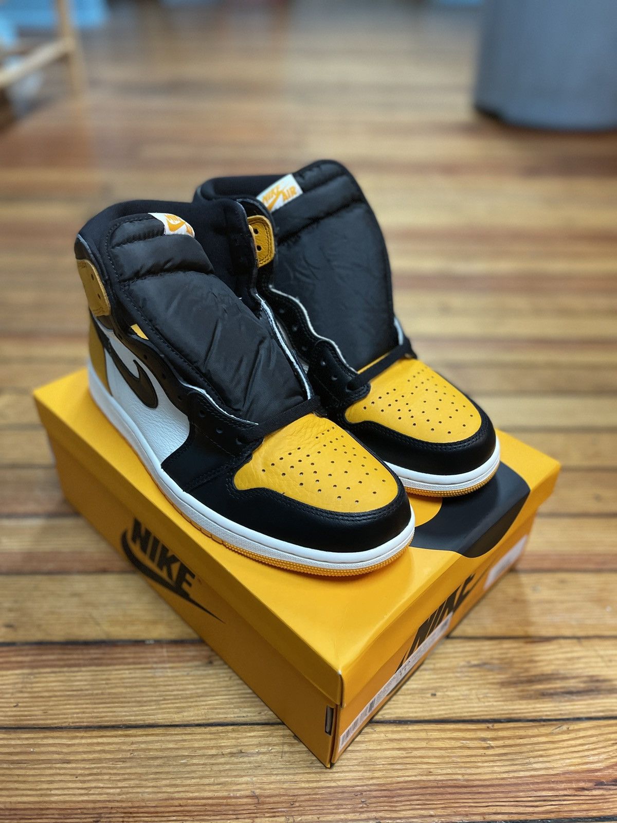 Jordan Brand NEW NEVER WORN Air Jordan 1 Retro High Taxi Size US 11.5 / EU 44-45 - 1 Thumbnail