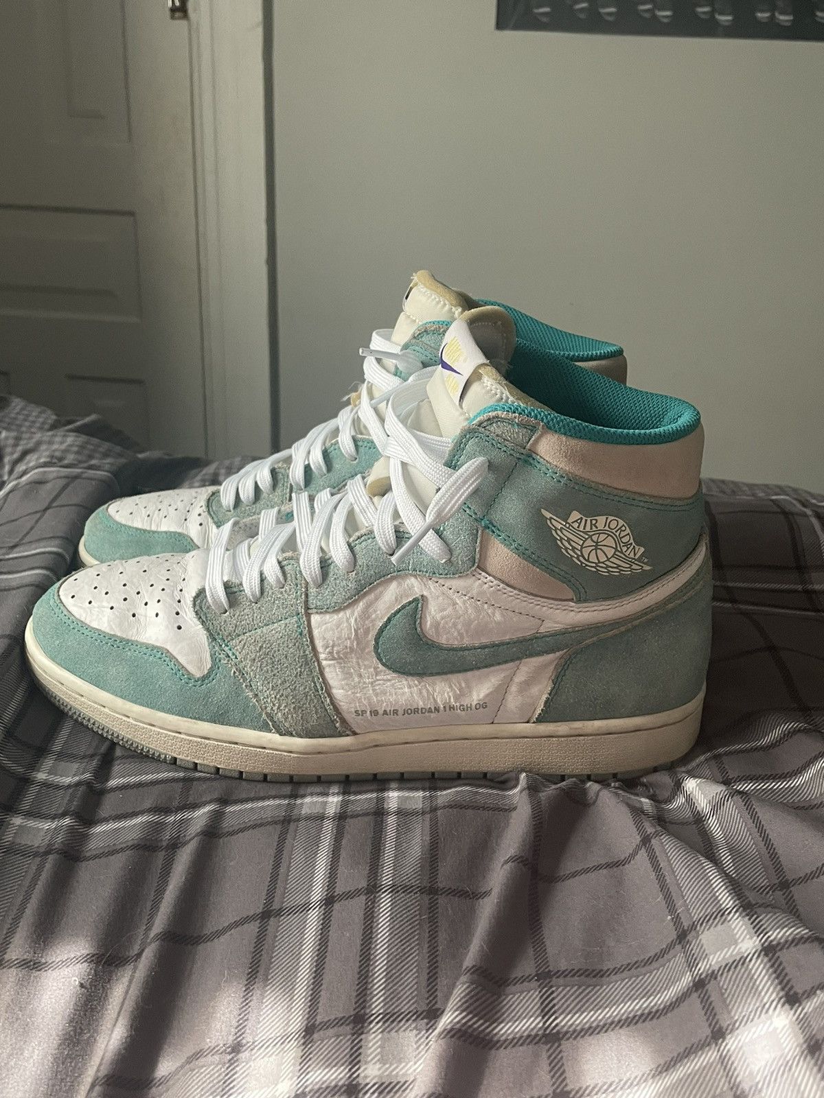 Jordan Brand × Nike Air Jordan 1 Retro High OG Turbo Green 2019 Size US 11.5 / EU 44-45 - 3 Thumbnail