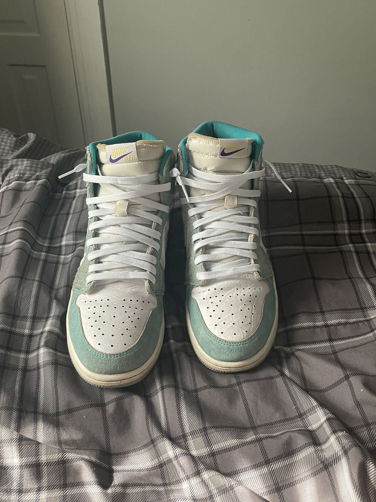Jordan Brand × Nike Air Jordan 1 Retro High OG Turbo Green 2019 Size US 11.5 / EU 44-45 - 2 Thumbnail