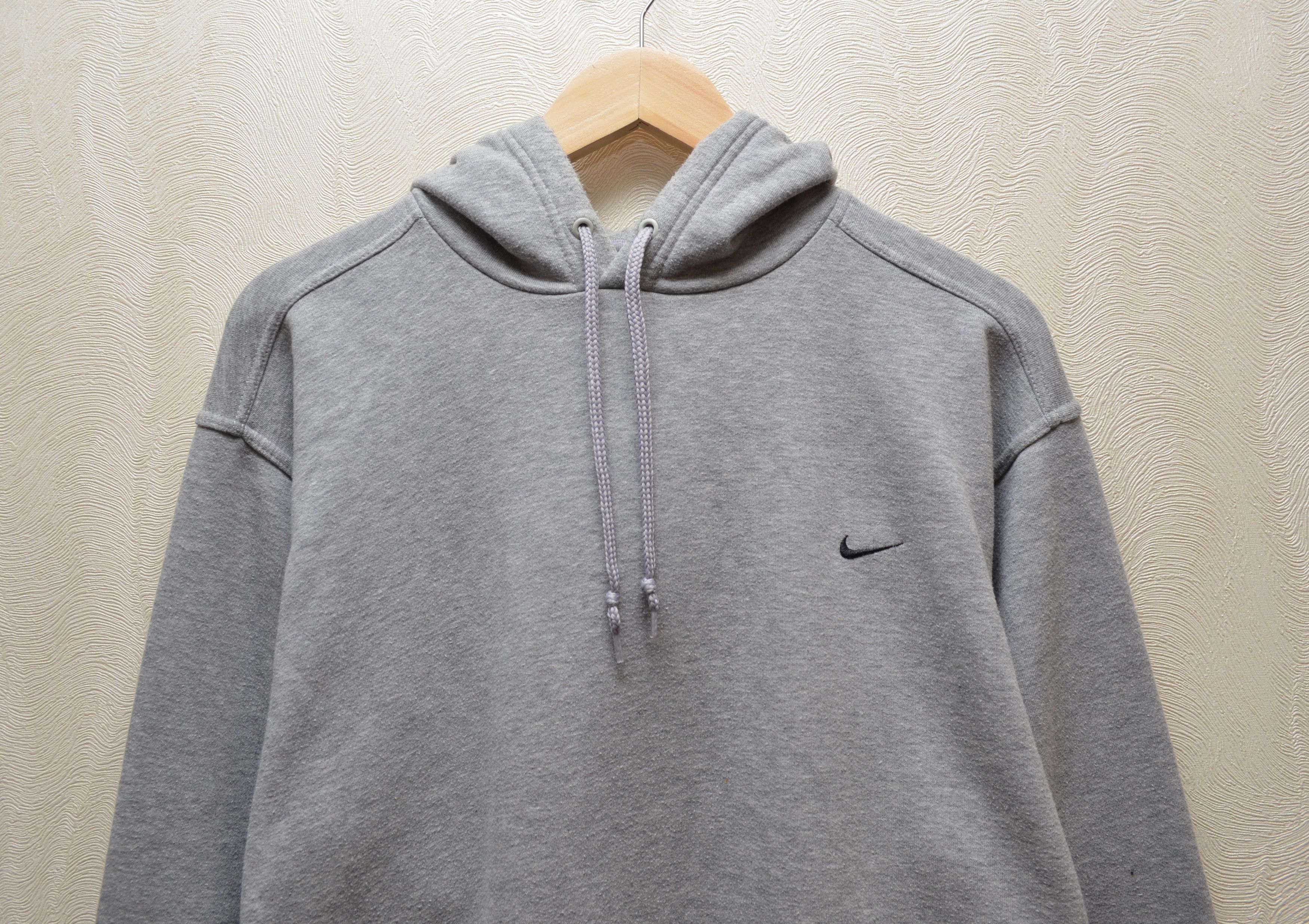 Nike × Vintage Vintage Nike Embroided Logo Hoodie Grey Size M 90s y2k Size US M / EU 48-50 / 2 - 2 Thumbnail