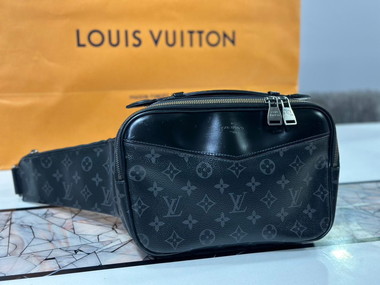 Louis Vuitton AUTHENTIC LOUIS VUITTON BUMBAG EXPLORER Size ONE SIZE - 11 Thumbnail