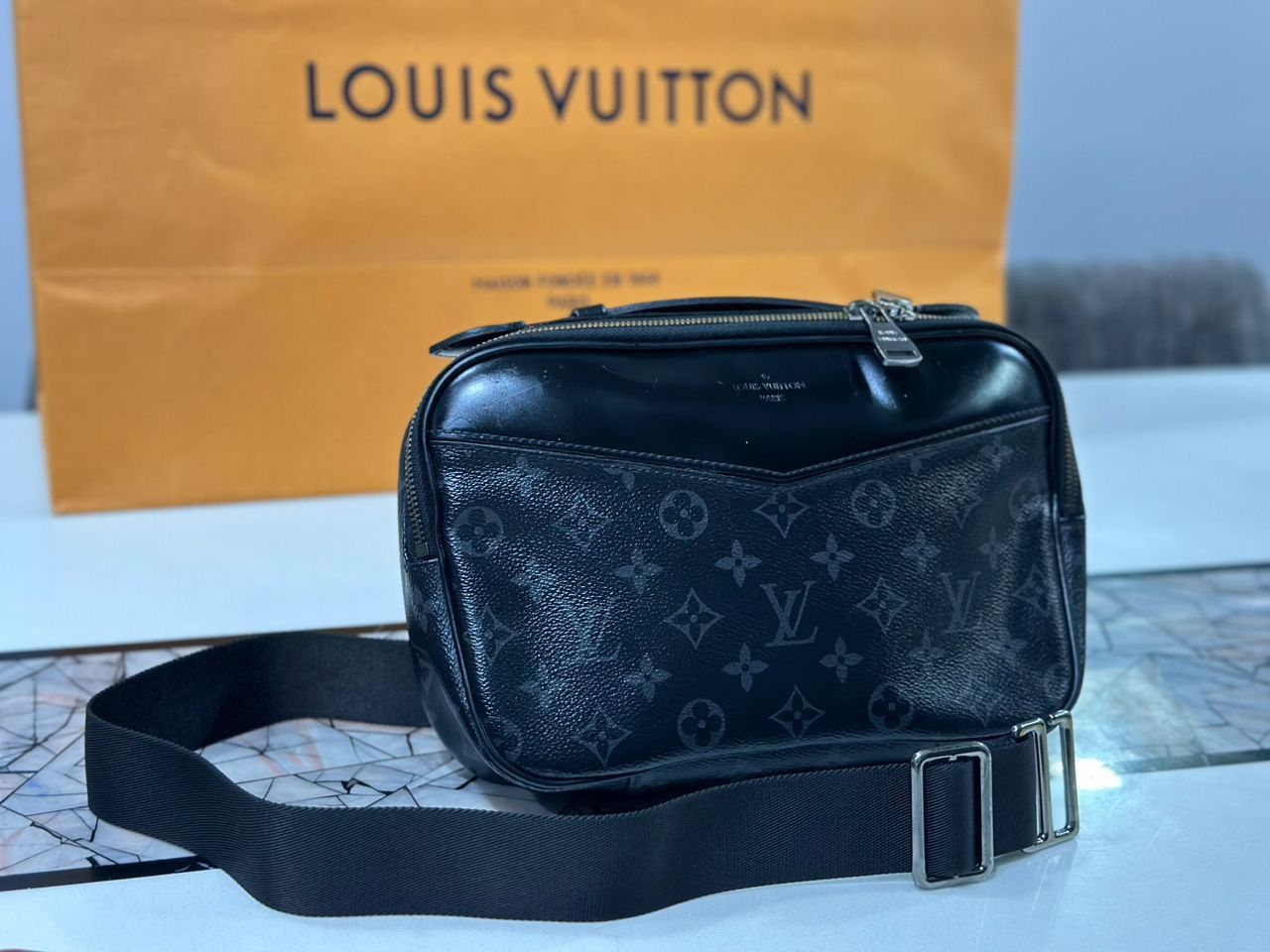 Louis Vuitton AUTHENTIC LOUIS VUITTON BUMBAG EXPLORER Size ONE SIZE - 5 Thumbnail